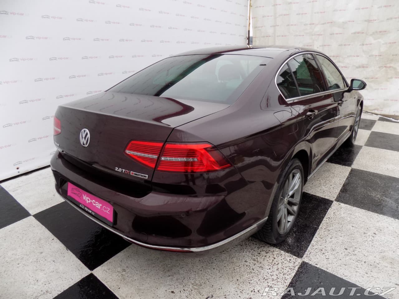 2017 Volkswagen Passat - 7