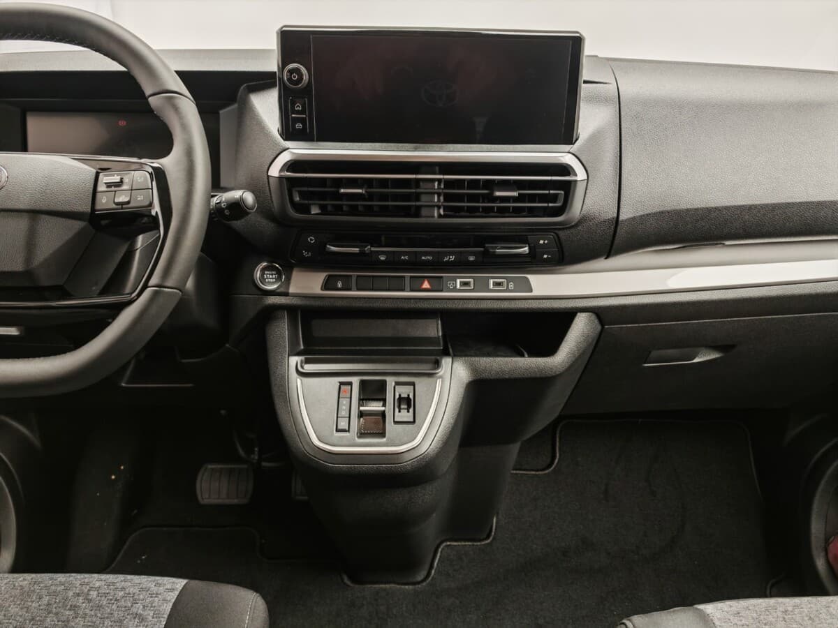 2025 Toyota Proace - 12