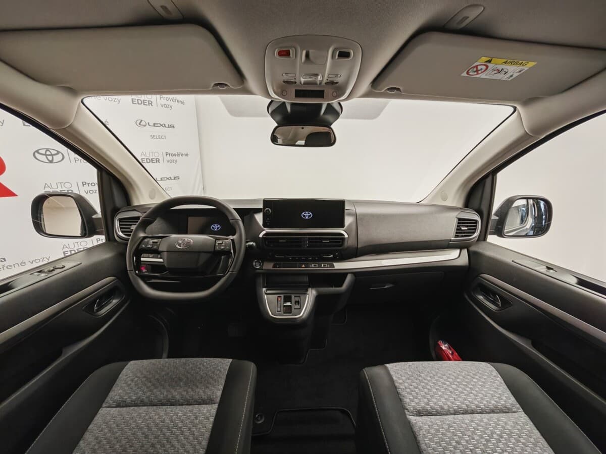 2025 Toyota Proace - 13