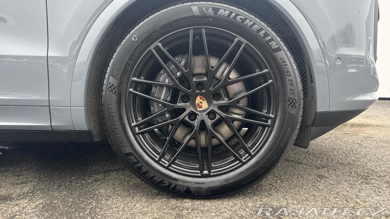 2026 Porsche Cayenne - 10