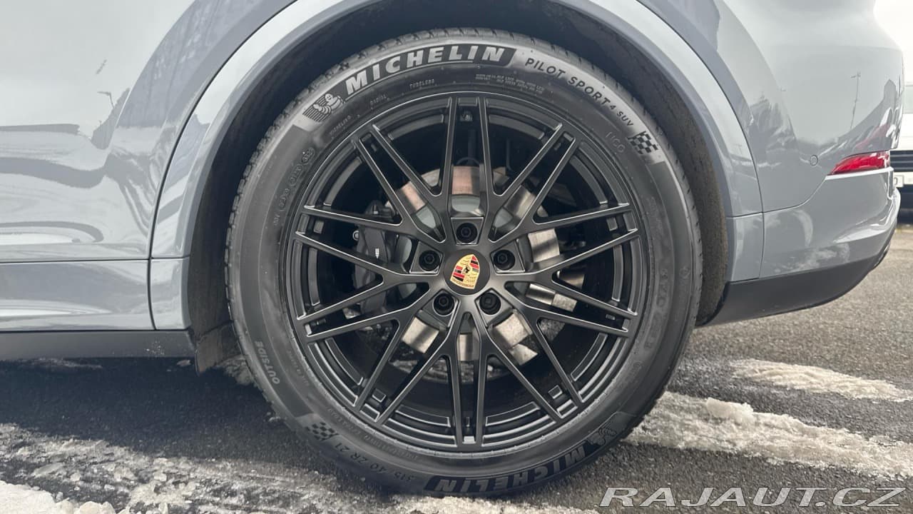 2026 Porsche Cayenne - 12