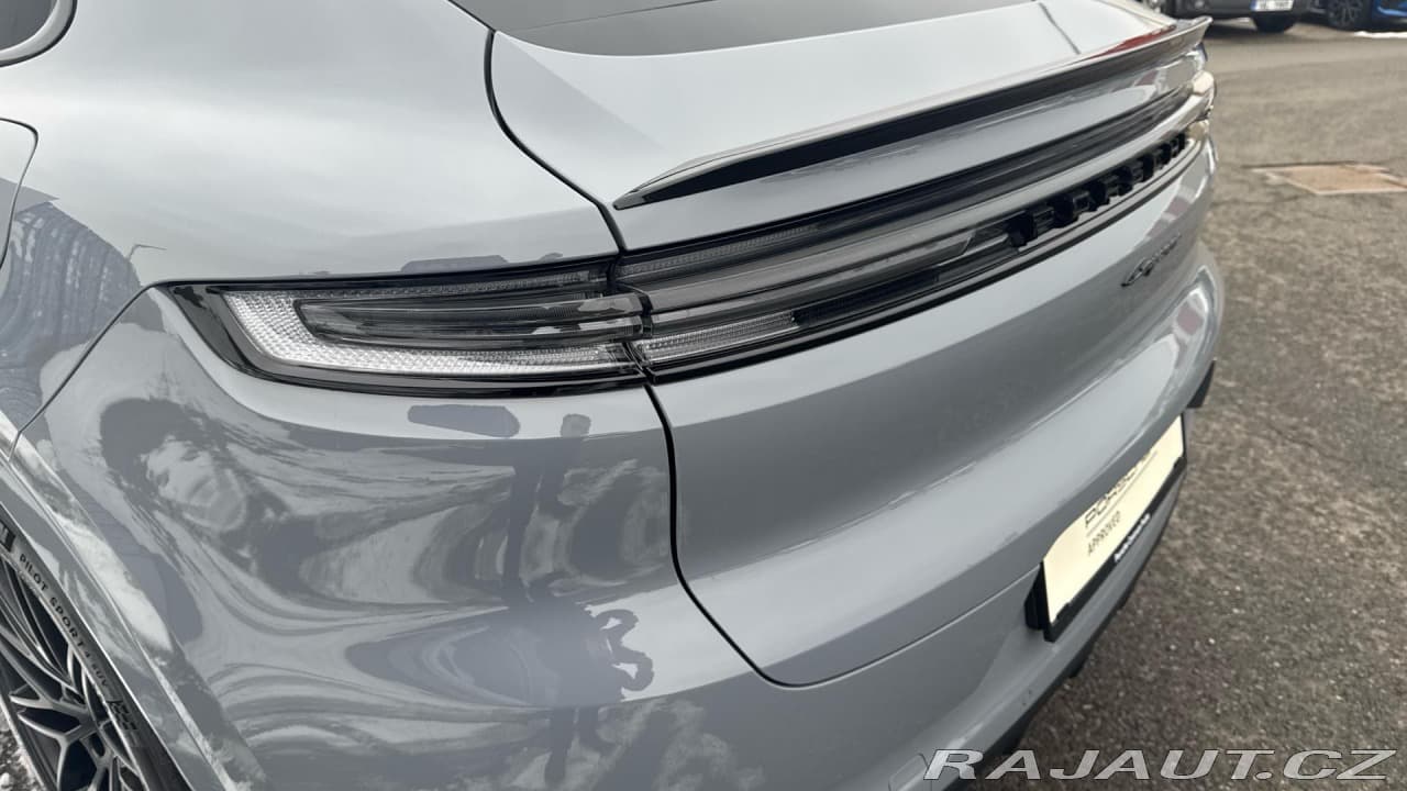 2026 Porsche Cayenne - 14