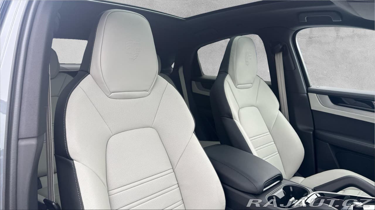 2026 Porsche Cayenne - 17