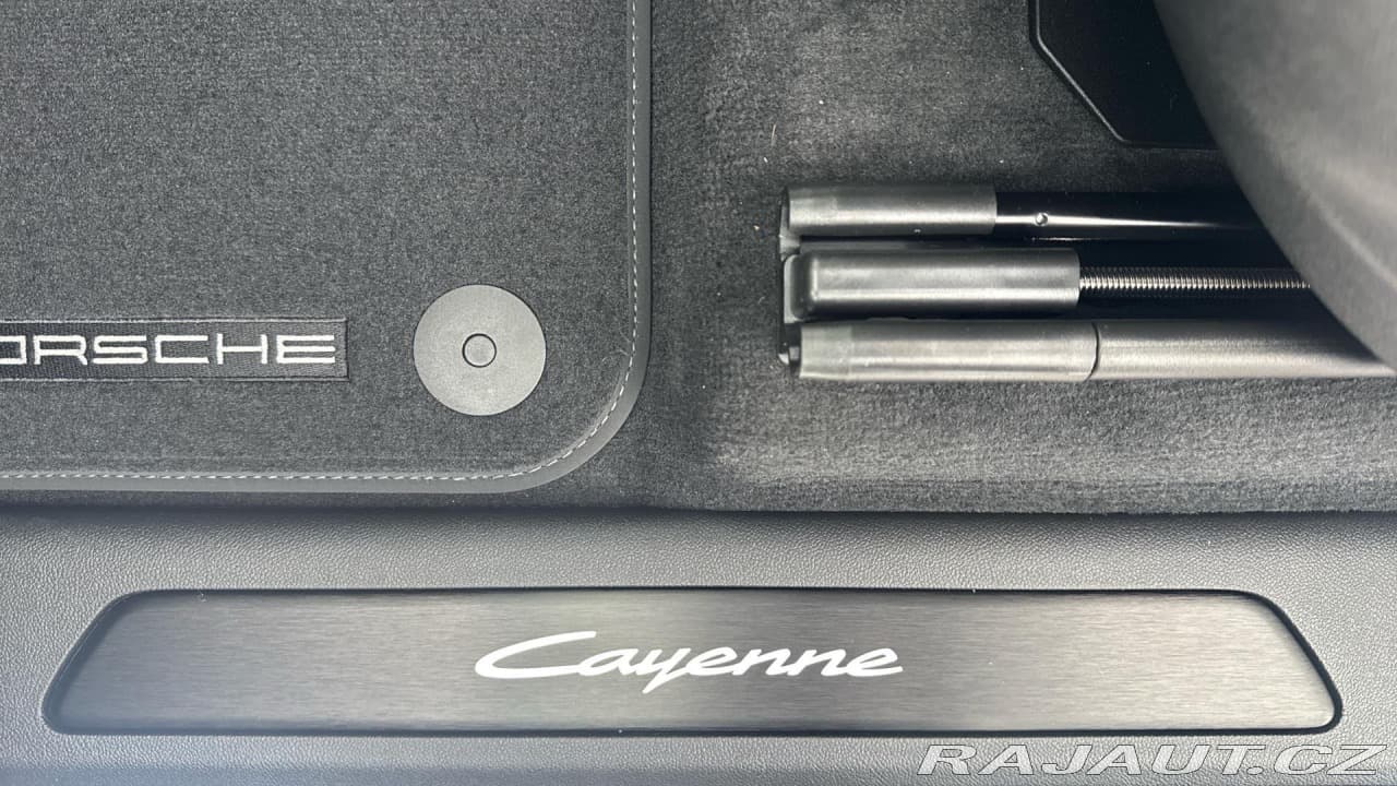 2026 Porsche Cayenne - 19
