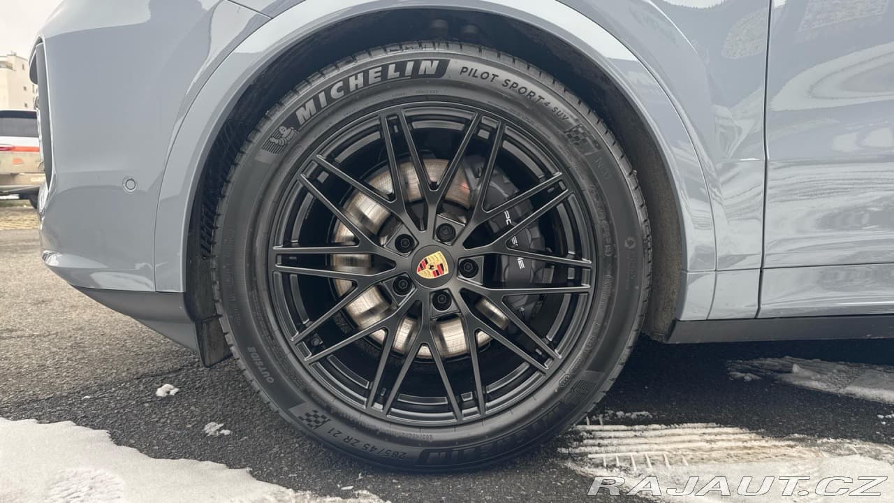 2026 Porsche Cayenne - 9