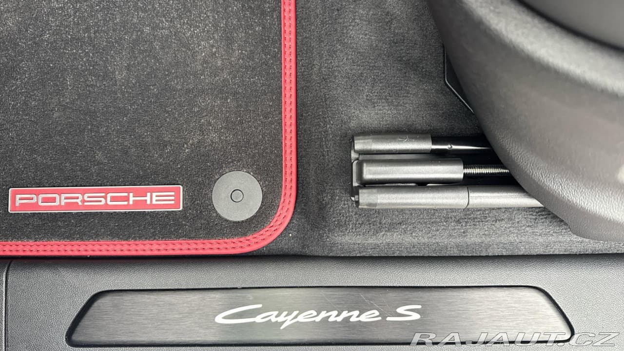 2026 Porsche Cayenne - 19