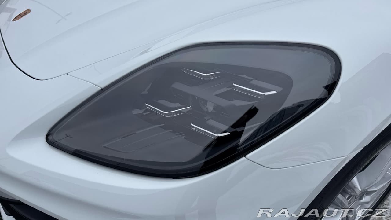 2026 Porsche Panamera - 13