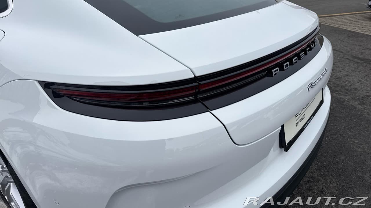 2026 Porsche Panamera - 14