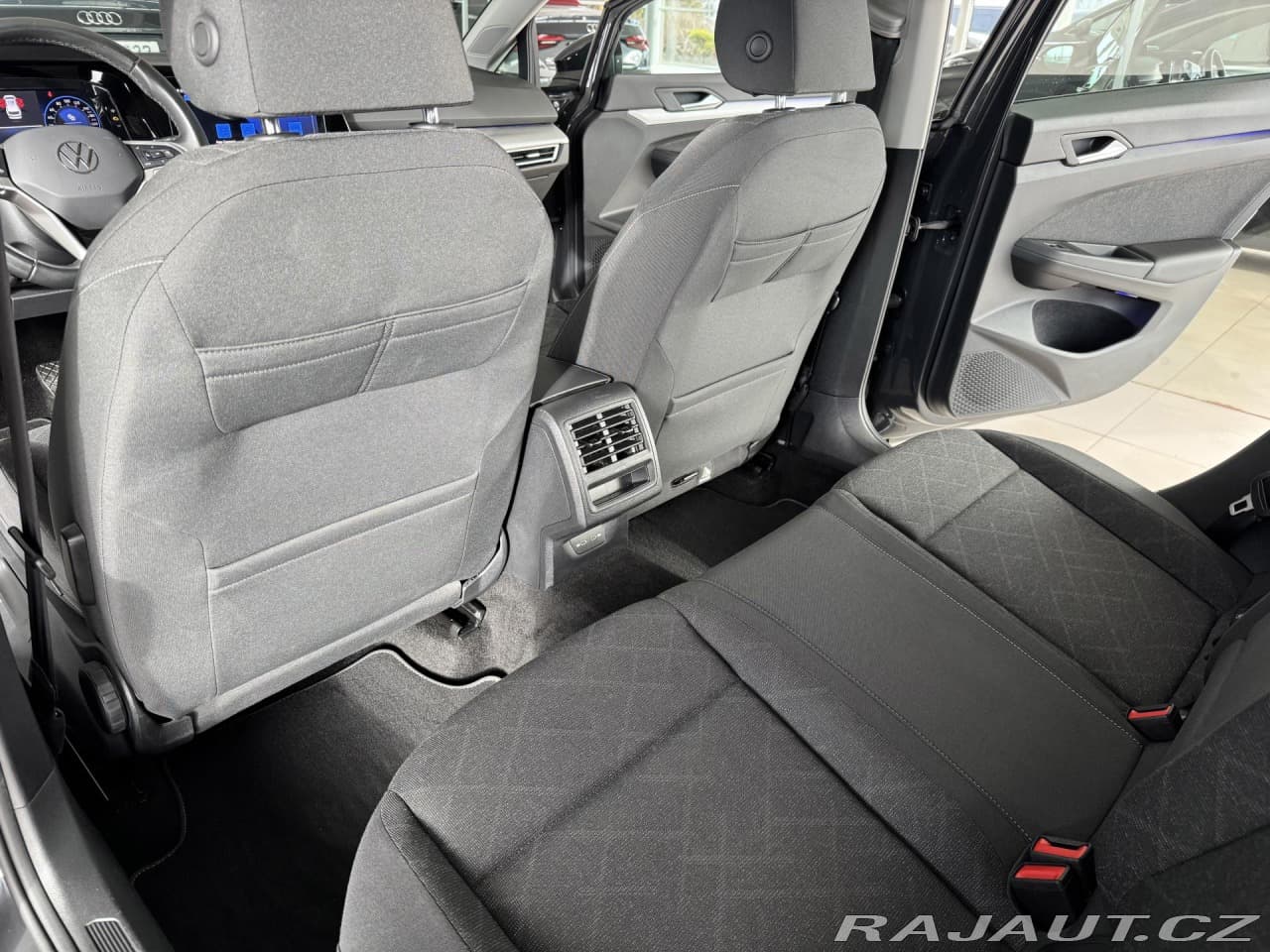 2023 Volkswagen Golf - 16