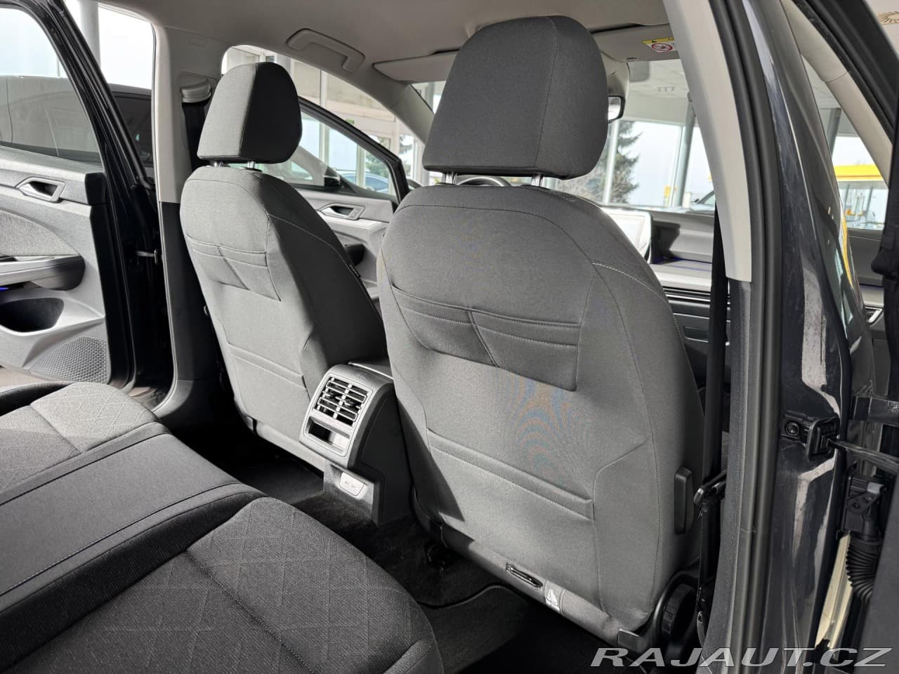 2023 Volkswagen Golf - 17