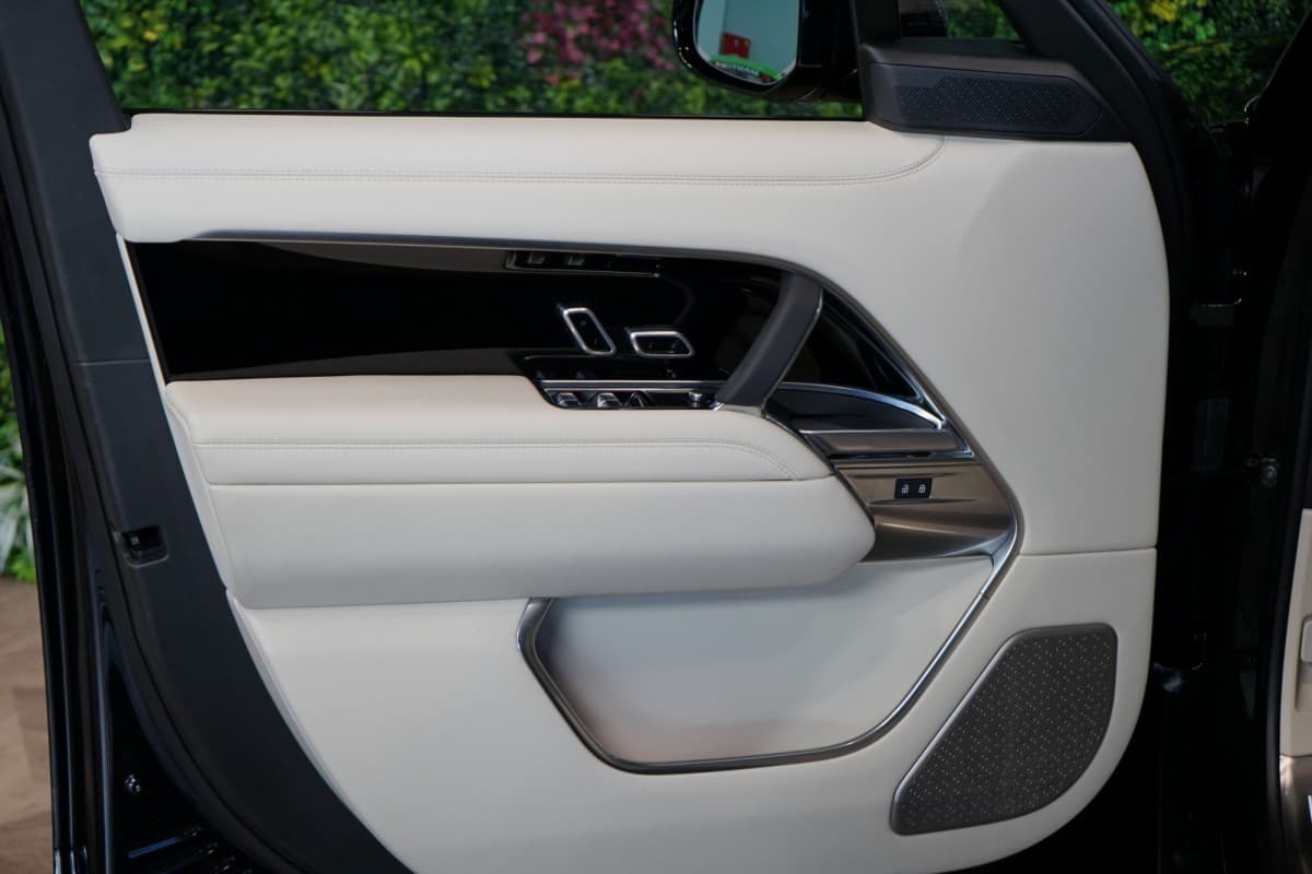 2025 Land Rover Range Rover - 12