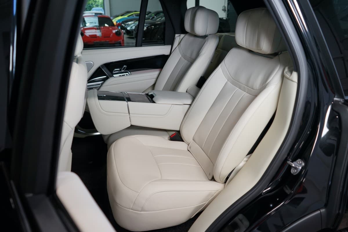 2025 Land Rover Range Rover - 16
