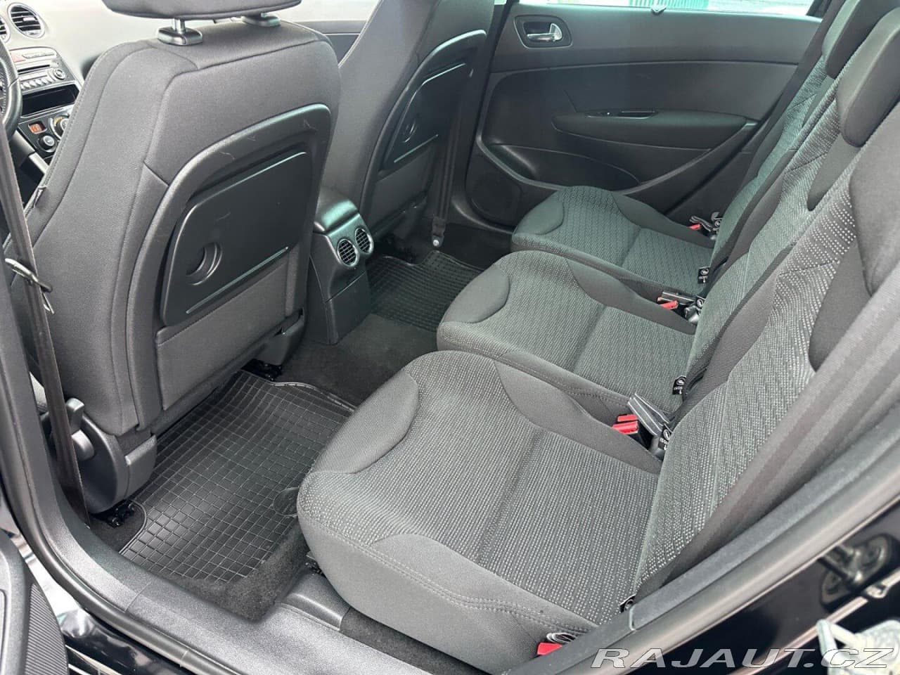 2013 Peugeot 308 - 11