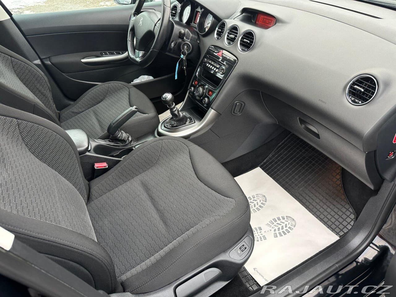 2013 Peugeot 308 - 14