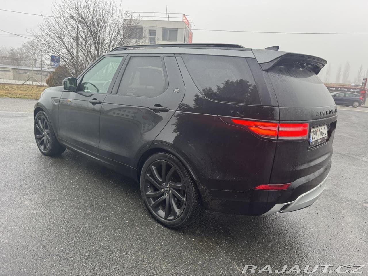 2018 Land Rover Discovery - 3