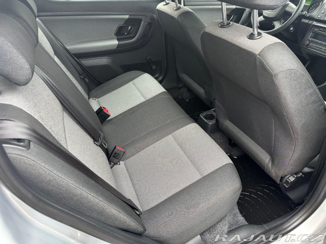 2010 Škoda Fabia - 12