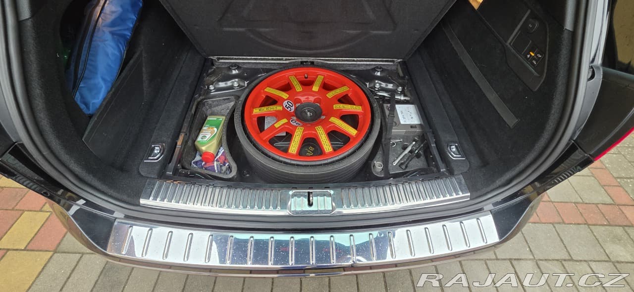 2017 Volkswagen Touareg - 3