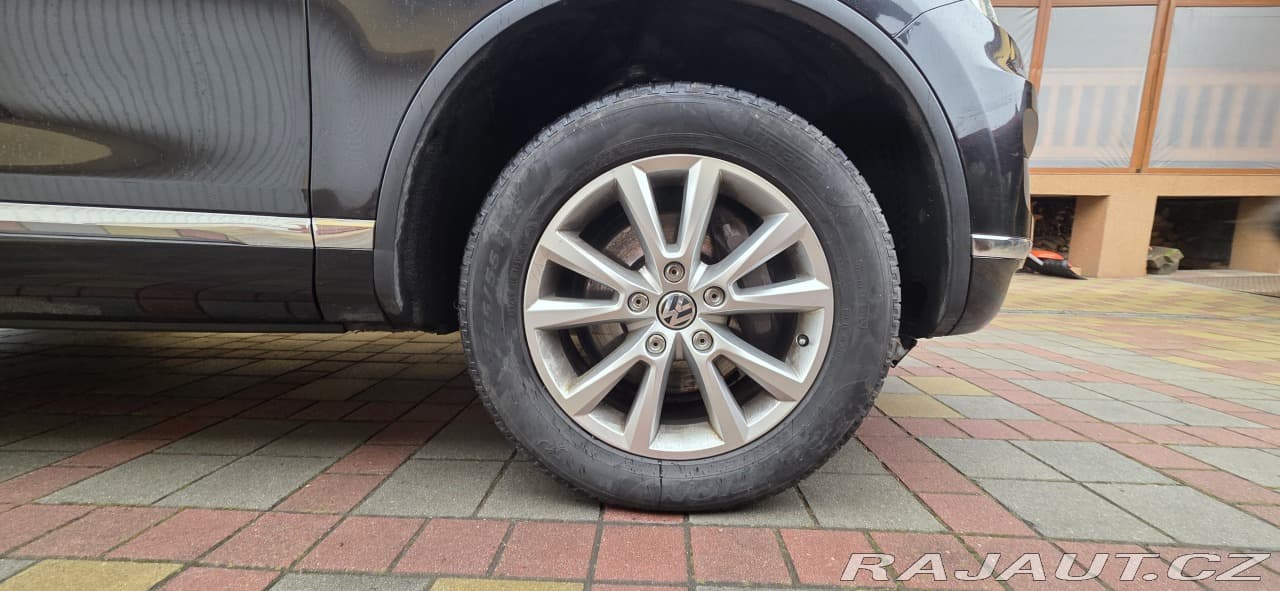 2017 Volkswagen Touareg - 6