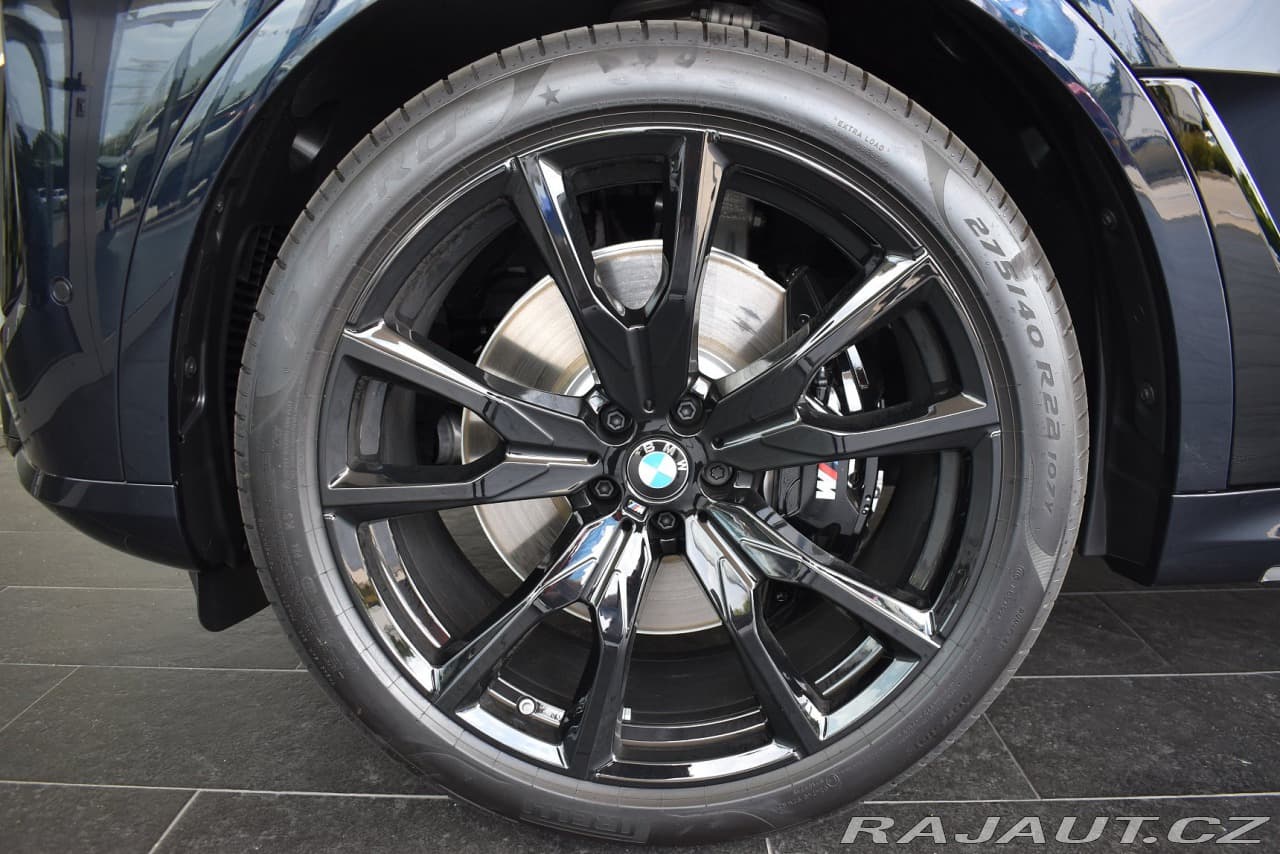 2025 BMW X7 - 4