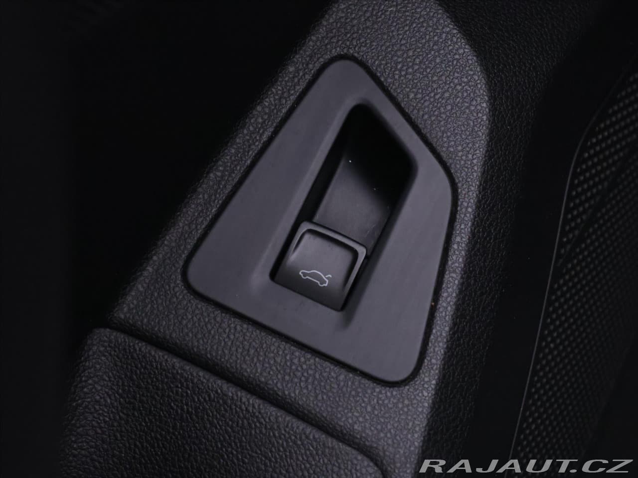 2018 Volkswagen Touareg - 16