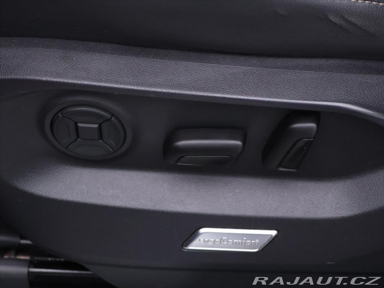 2018 Volkswagen Touareg - 17