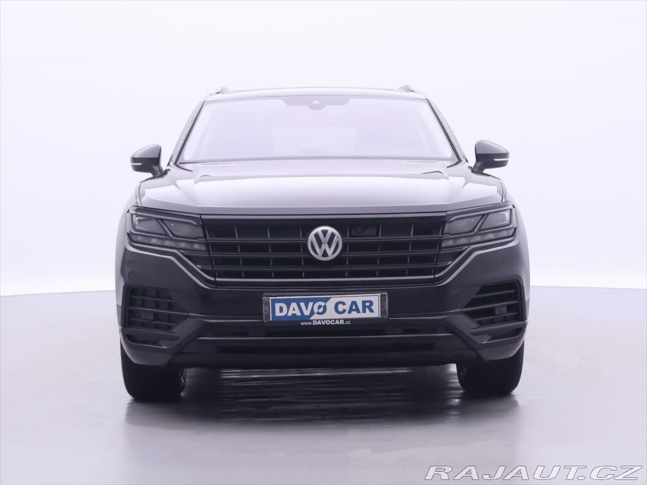 2018 Volkswagen Touareg - 2
