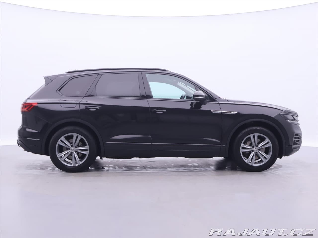 2018 Volkswagen Touareg - 8