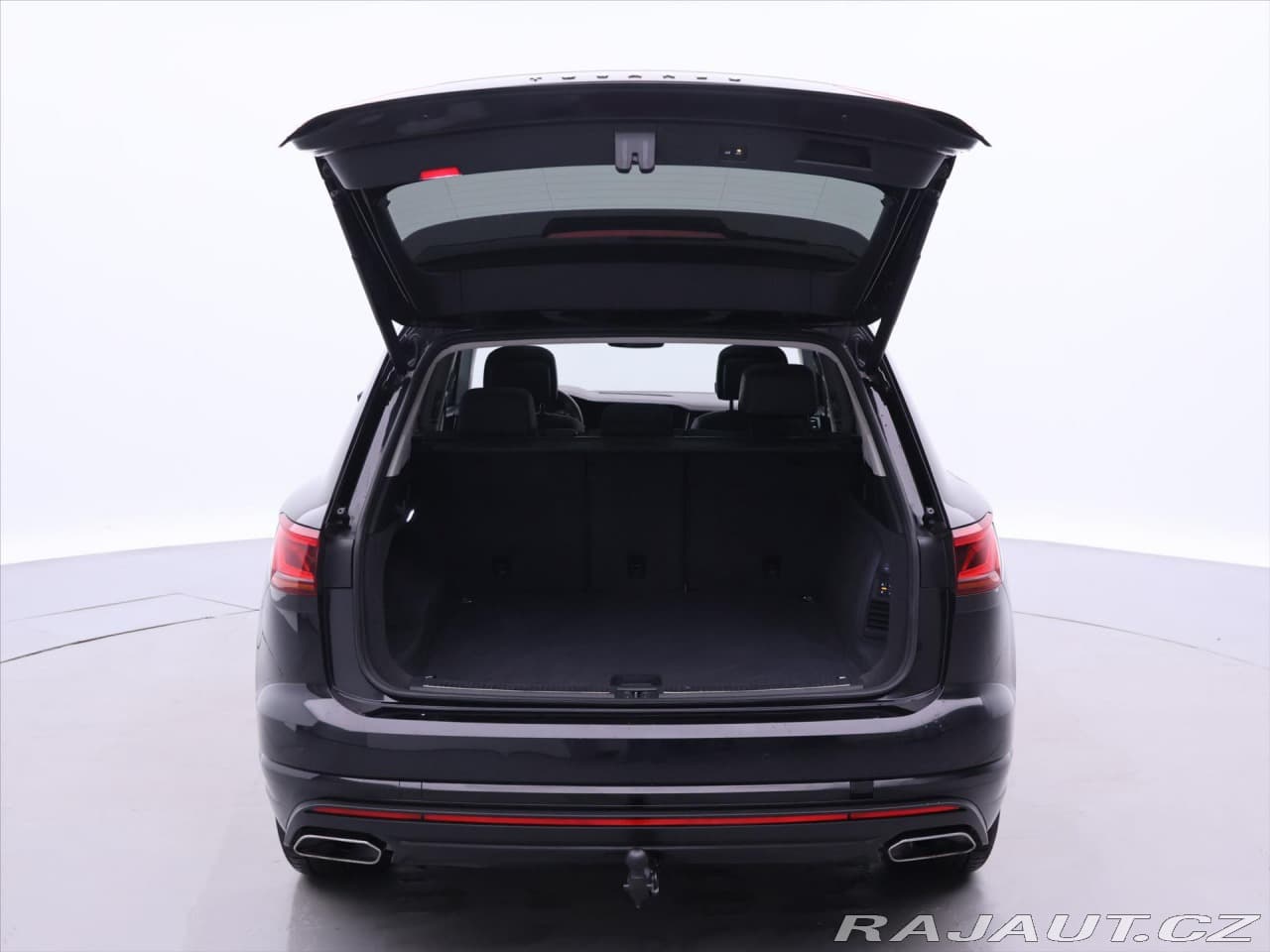 2018 Volkswagen Touareg - 9