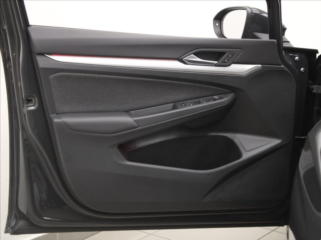 2023 Volkswagen Golf - 18