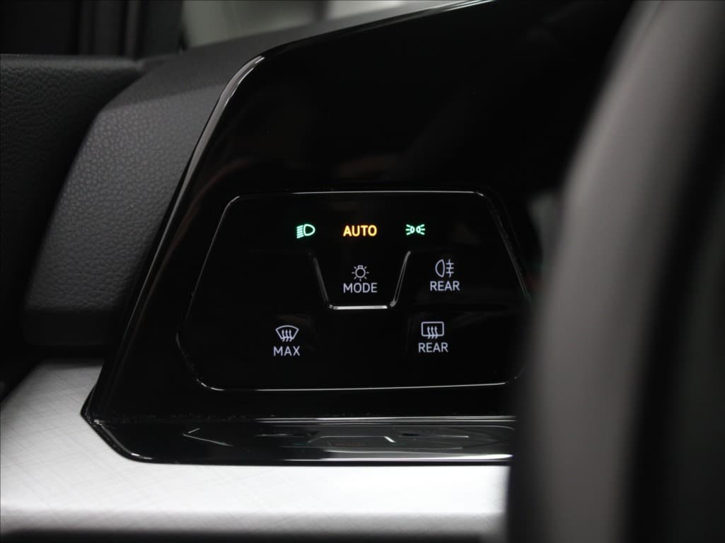 2023 Volkswagen Golf - 20