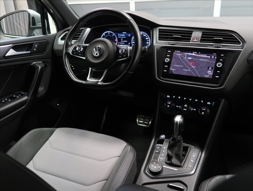 2018 Volkswagen Tiguan - 11