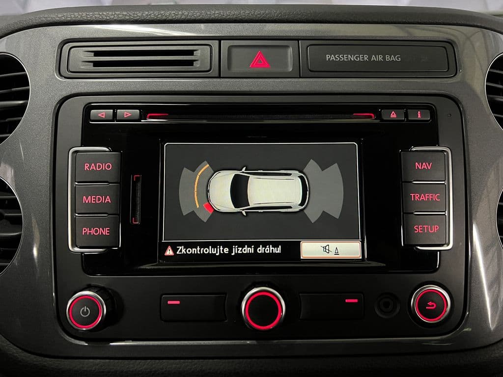 2012 Volkswagen Tiguan - 15