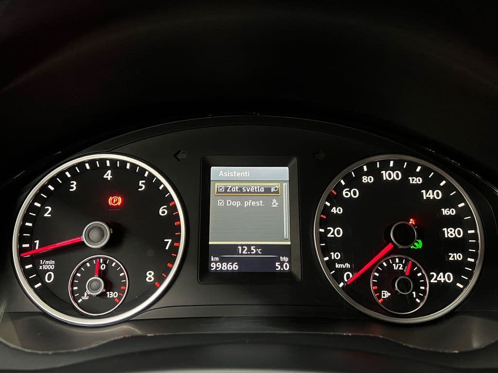 2012 Volkswagen Tiguan - 16