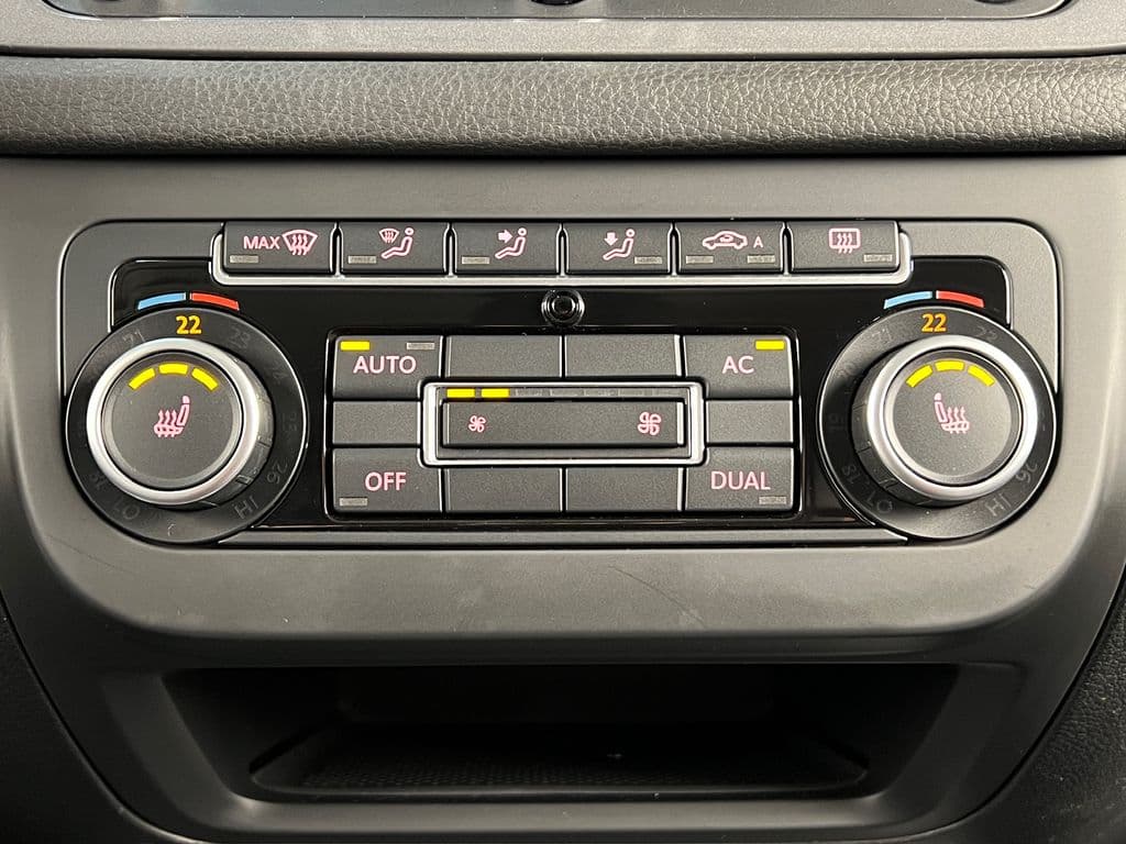 2012 Volkswagen Tiguan - 17