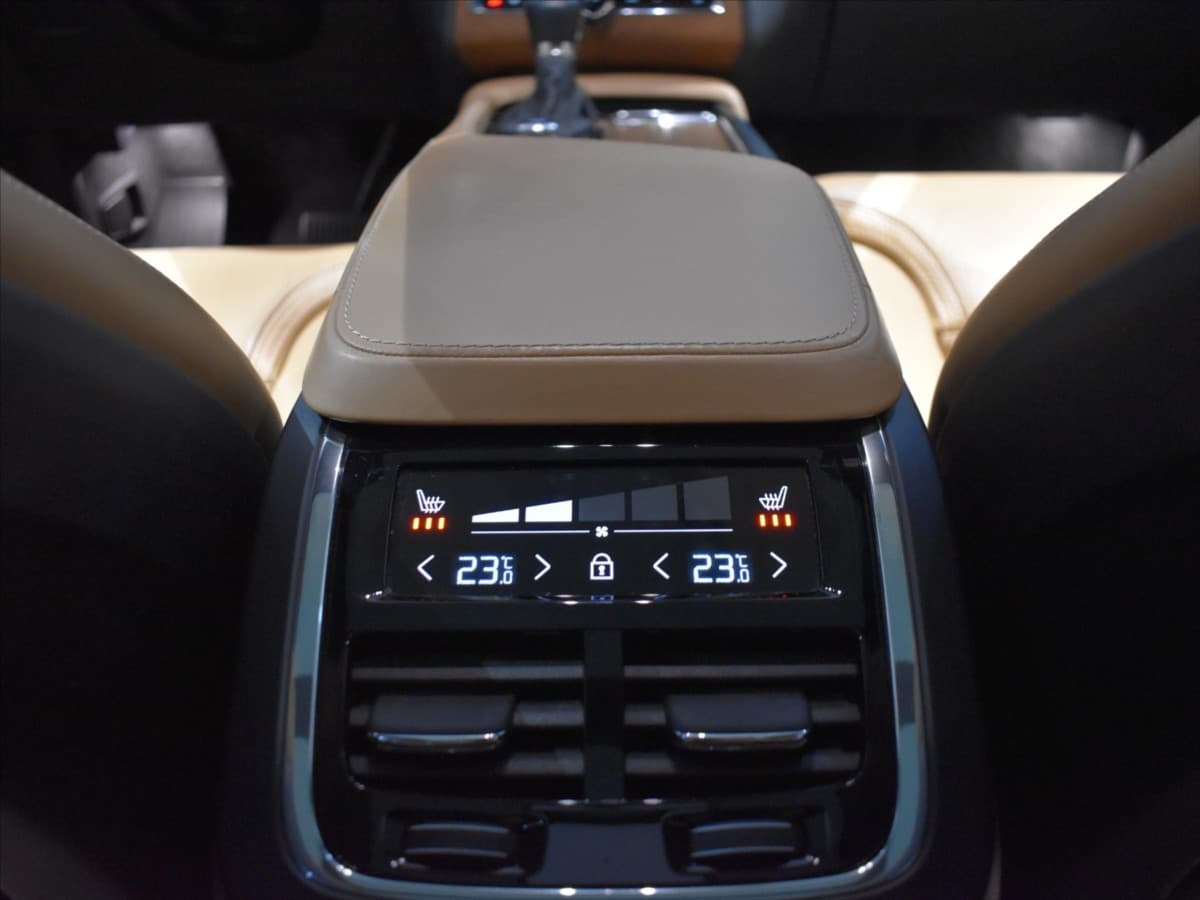 2018 Volvo XC90 - 16