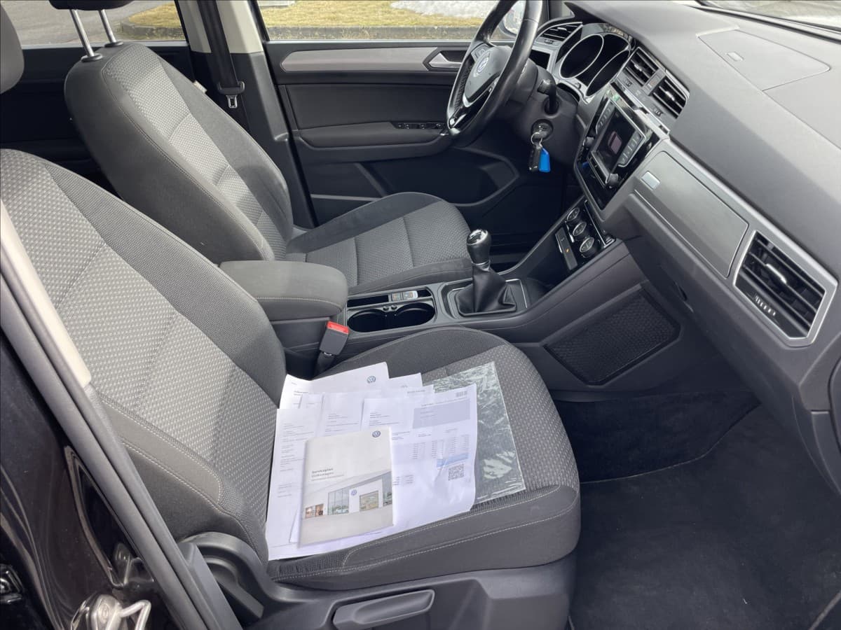 2017 Volkswagen Touran - 14