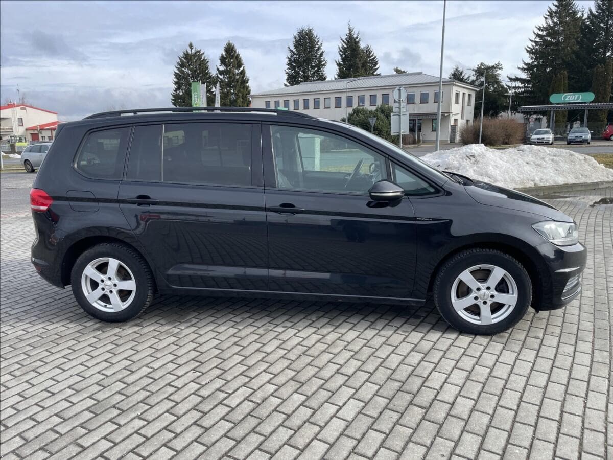 2017 Volkswagen Touran - 5