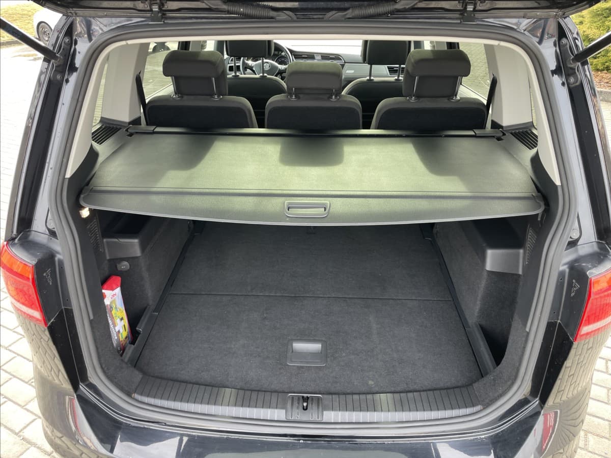 2017 Volkswagen Touran - 9