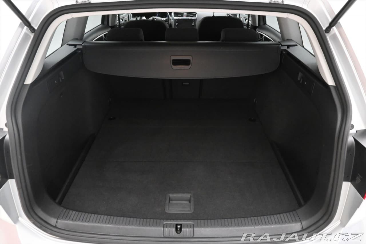 2019 Volkswagen Golf - 10