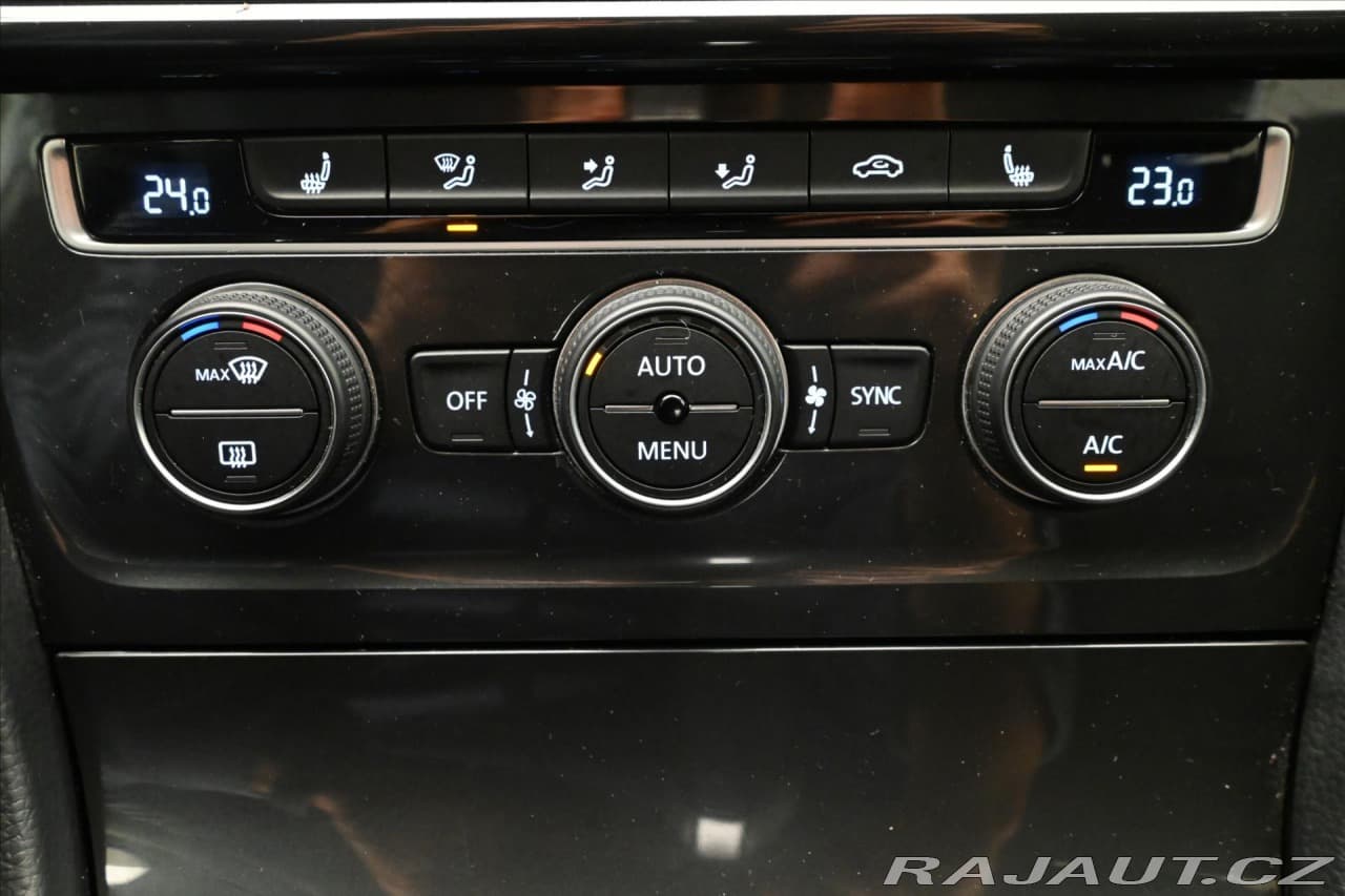 2019 Volkswagen Golf - 20