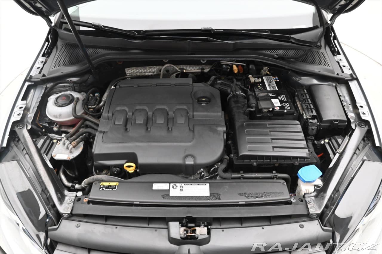 2019 Volkswagen Golf - 9