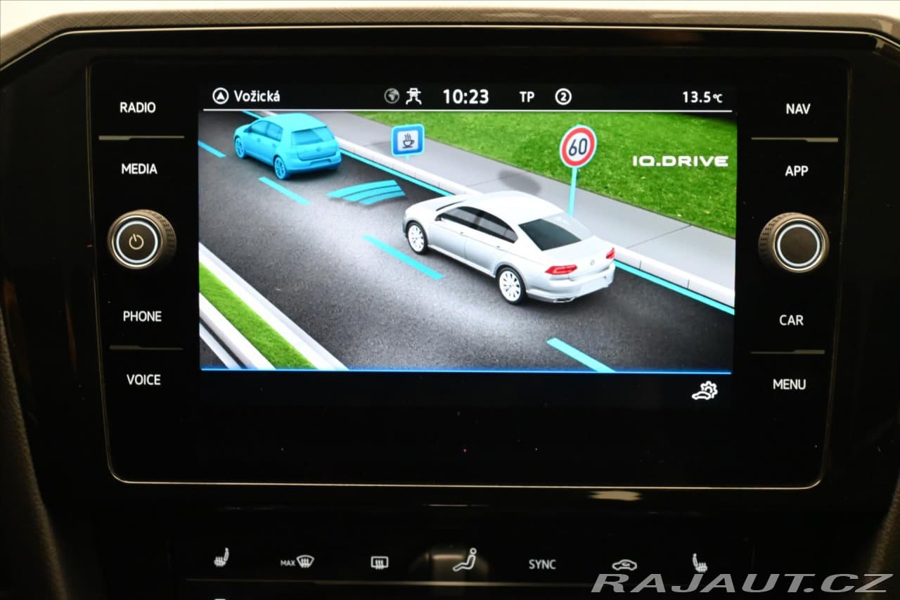 2022 Volkswagen Passat - 19