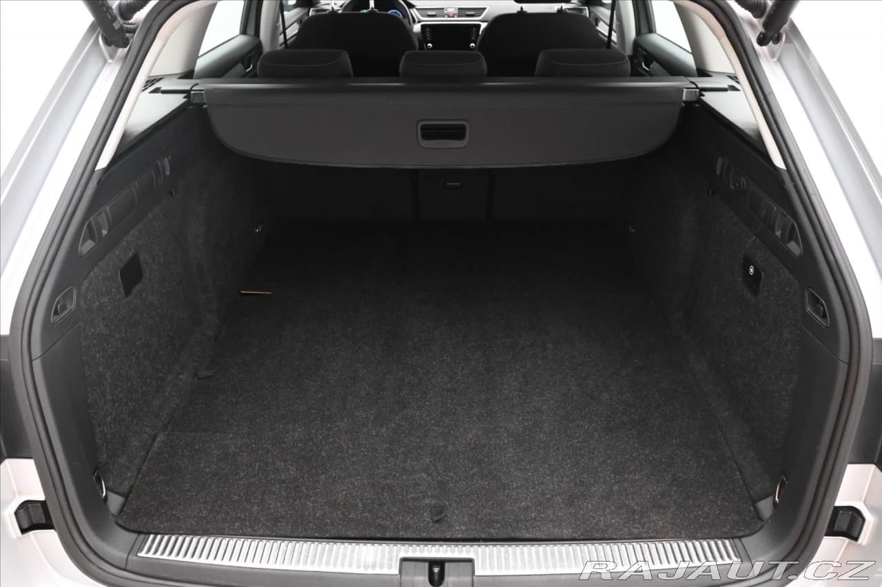 2021 Škoda Superb - 10