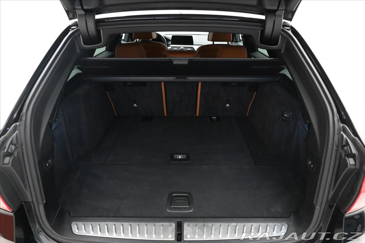 2019 BMW 5-Series - 10