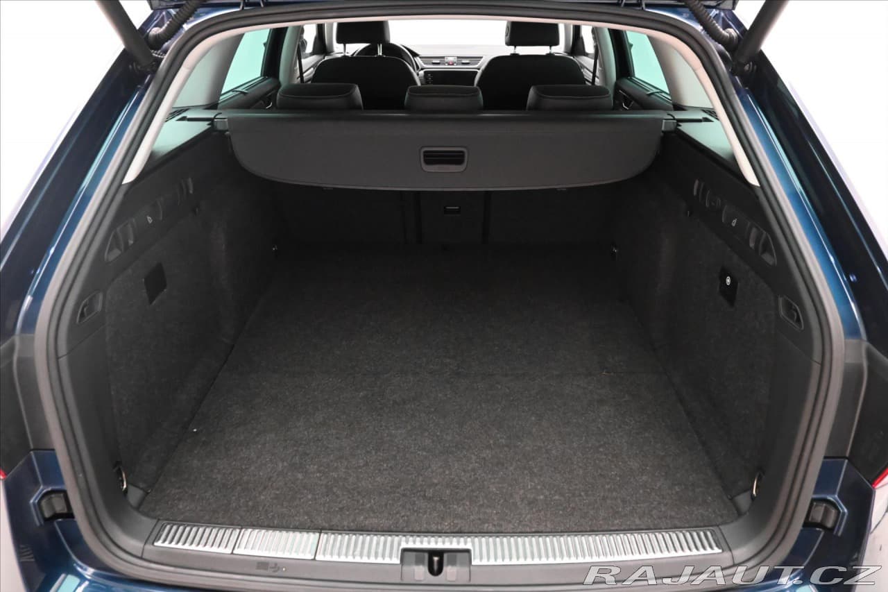 2021 Škoda Superb - 10