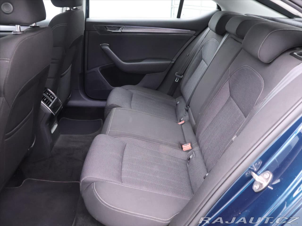 2020 Škoda Superb - 12