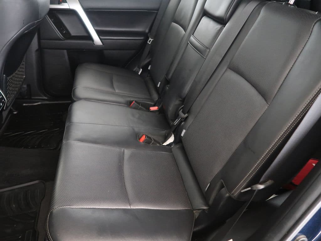 2018 Toyota Land Cruiser - 11