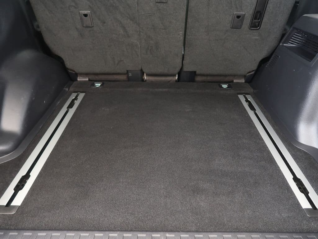 2018 Toyota Land Cruiser - 12