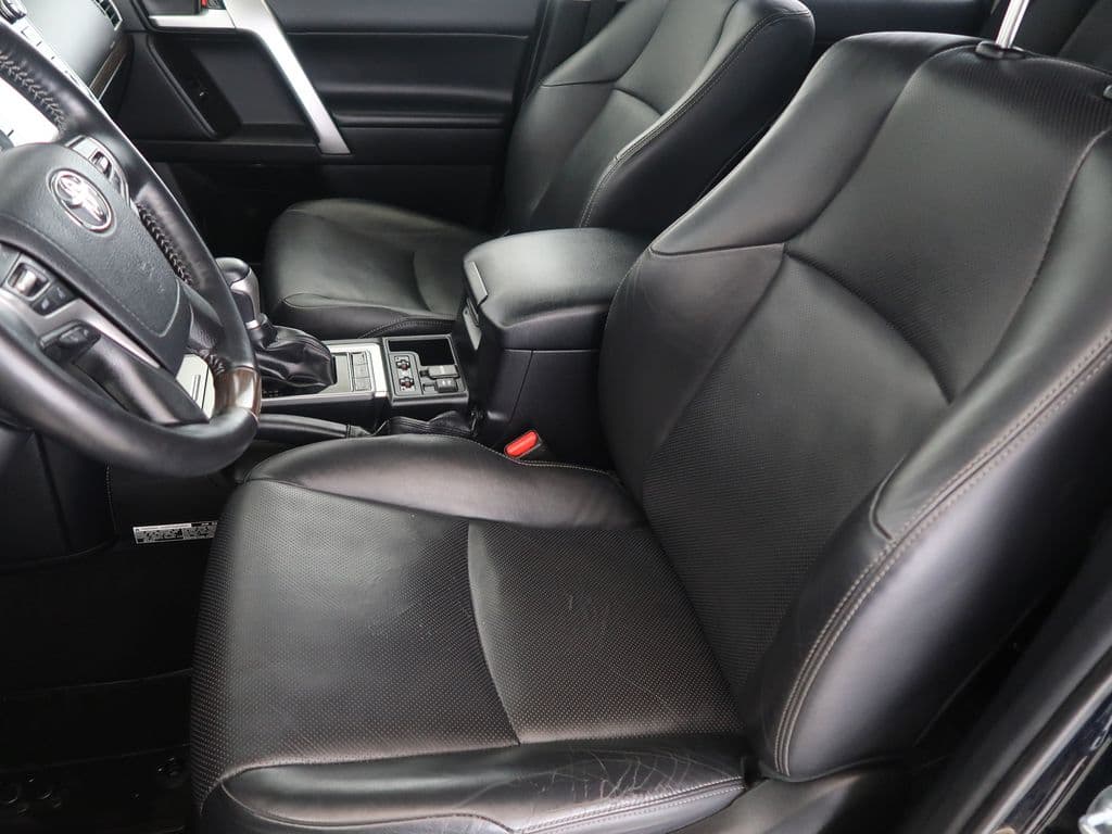 2018 Toyota Land Cruiser - 9