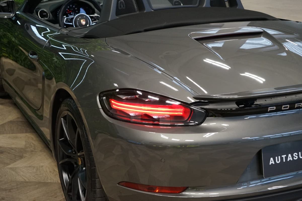 2024 Porsche 718 - 8